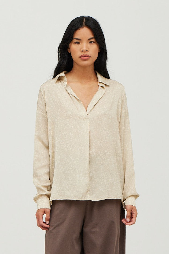 Leopard Satin Collar Blouse ECRU