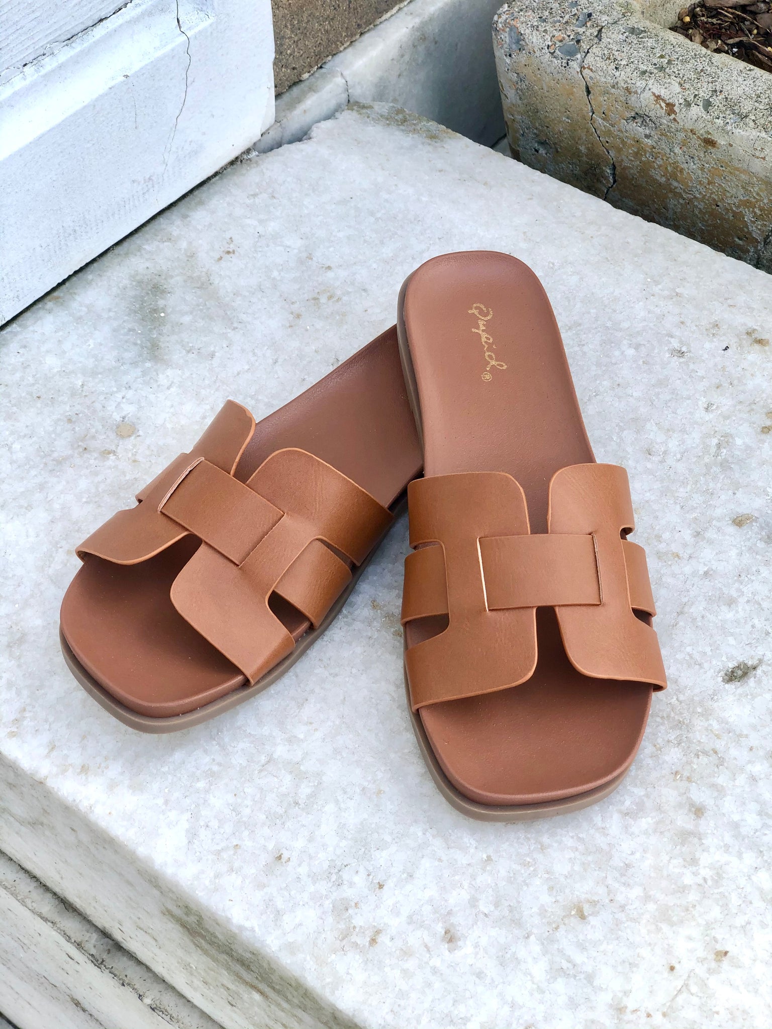 Laylow Slide Camel