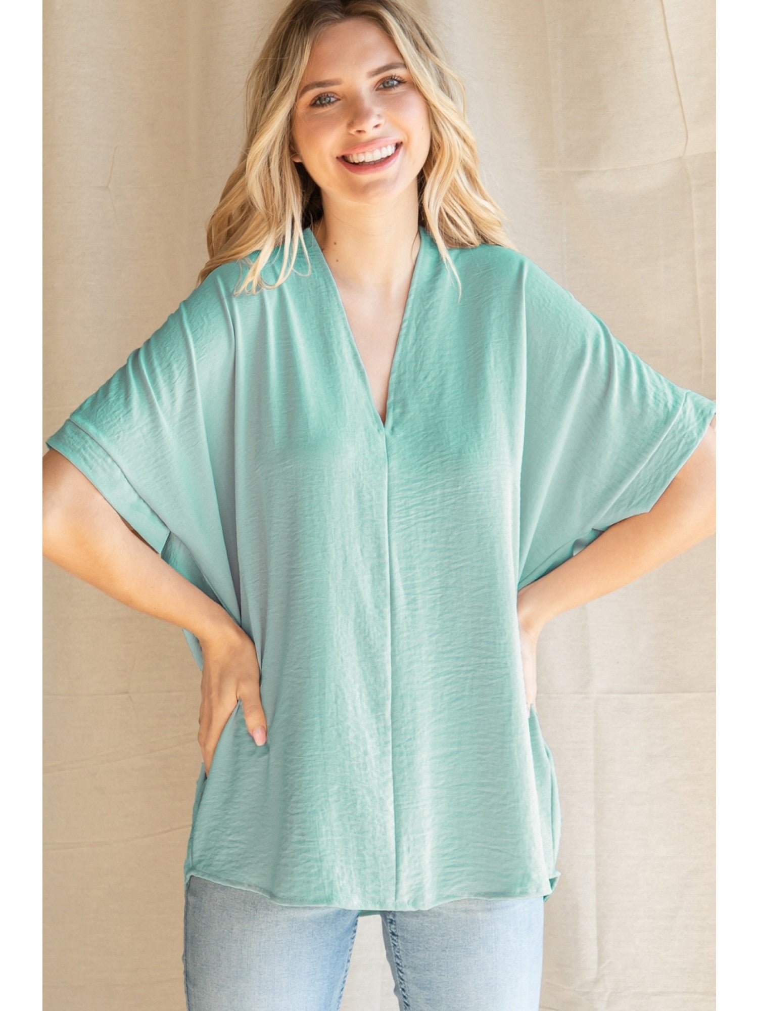 V-Neck Short Sleeve Top Aloe
